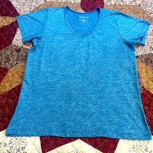 Real Essentials Women's Short Sleeve V-Neck Activewear T-Shirt Dry-Fit